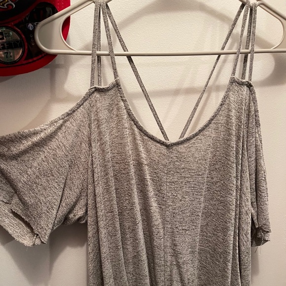 Off the shoulder strapy shirt - Picture 1 of 1